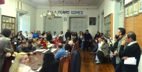 Estacionamento rotativo é debatido